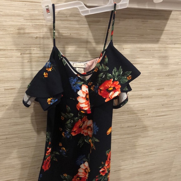 Flower dress - Picture 3 of 3